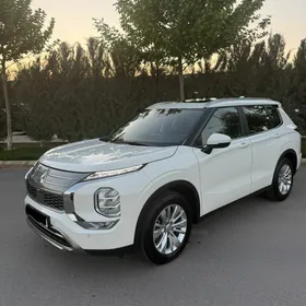 Mitsubishi Outlander 2025