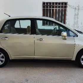 Nissan Tiida 2006