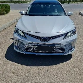 Toyota Camry 2018