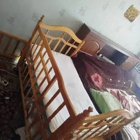 Детская кроватка с люлюкой