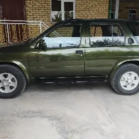 Nissan Pathfinder 1997