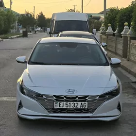 Hyundai Elantra 2021