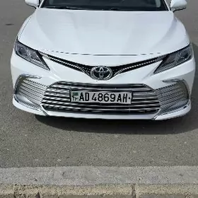 Toyota Camry 2021