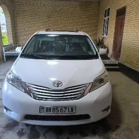 Toyota Sienna 2013