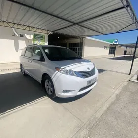 Toyota Sienna 2011