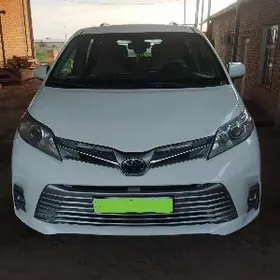 Toyota Sienna 2018
