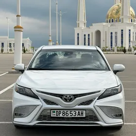 Toyota Camry 2021