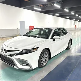 Toyota Camry 2021