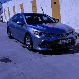 Toyota Camry 2021