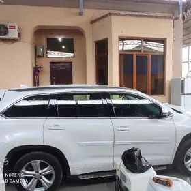 Toyota Highlander 2017