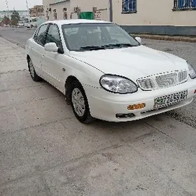 Daewoo Leganza 1998
