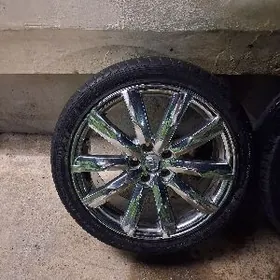 lexus diska 245 40 19 lyk