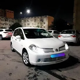 Nissan Tiida 2006