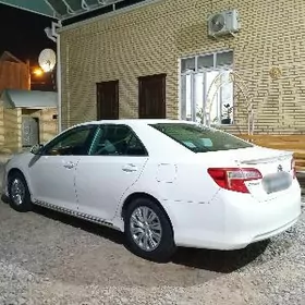 Toyota Camry 2014