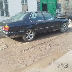 BMW 7 Series 1990