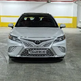 Toyota Camry 2019