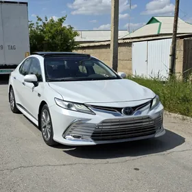 Toyota Camry 2018