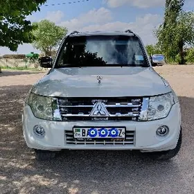Mitsubishi Pajero 2014