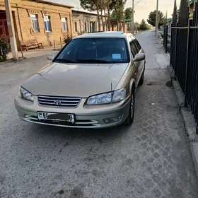 Toyota Camry 2001