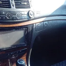 Mercedes-Benz E320 2003