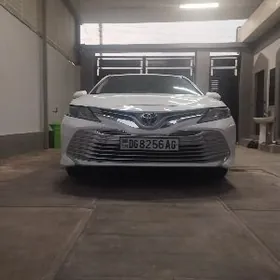 Toyota Camry 2020