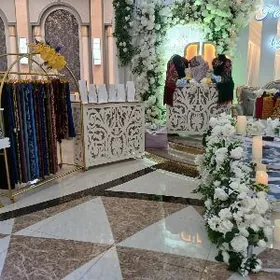 Üytgeşik Ganatly bukja bezeg