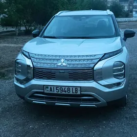 Mitsubishi Outlander 2024