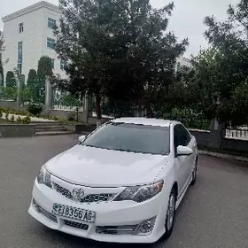 Toyota Camry 2014