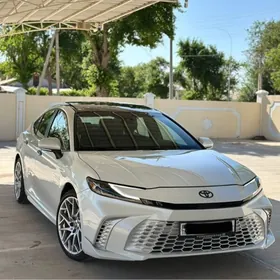 Toyota Camry 2025