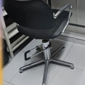 кресло для парикмахера