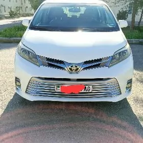 Toyota Sienna 2017