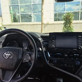 Toyota Camry 2021