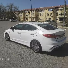 Hyundai Elantra 2018