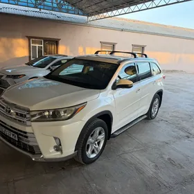 Toyota Highlander 2016