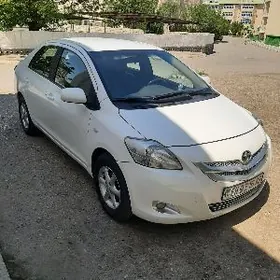Toyota Yaris 2009
