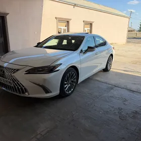 Lexus ES 350 2022