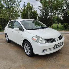 Nissan Tiida 2008