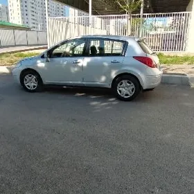 Nissan Versa 2010