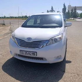 Toyota Sienna 2010