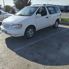Toyota Sienna 2002