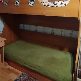 Двухъярусная кровать