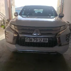 Mitsubishi Pajero 2020