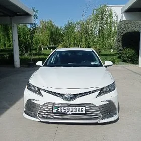 Toyota Camry 2021