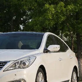 Hyundai Azera 2012
