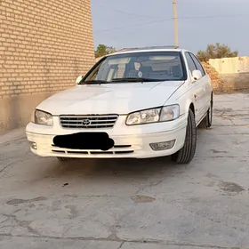 Toyota Camry 2000