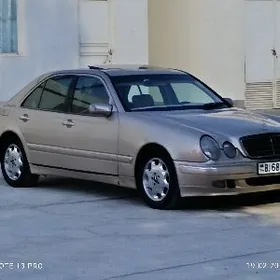 Mercedes-Benz E320 2001