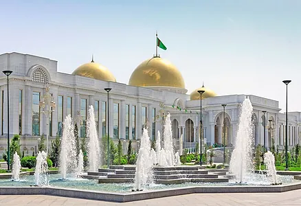 Президент Туркменистана произвел кадровые изменения в руководстве ряда этрапов