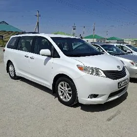 Toyota Sienna 2013