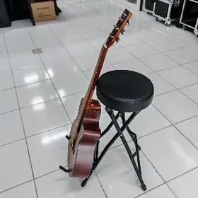 Gitarny pastawkaly stul