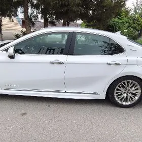 Toyota Camry 2018